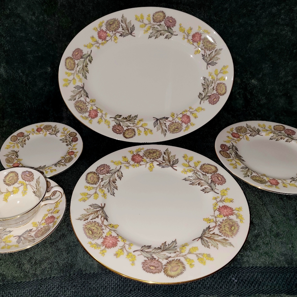 VINTAGE WEDGEWOOD FINE BONE CHINA